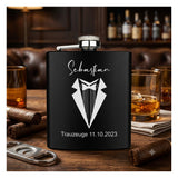 Flachmann mattschwarz 6oz graviert und personalisiert mit Trauzeuge Name und Datum