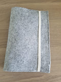 handmade Mutter Kindpasshülle aus Filz personalisiert
