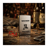 Zippo chrome gebuerstet mit Schriftzug Wacken, Stiefel und Name graviert