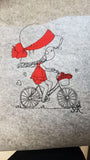 handmade Filztasche Shopper mit Mädchen auf Fahrrad bestickt